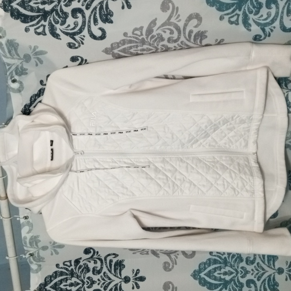 white FILA. coat/jacket. WOMENS .size MEDIUM.
